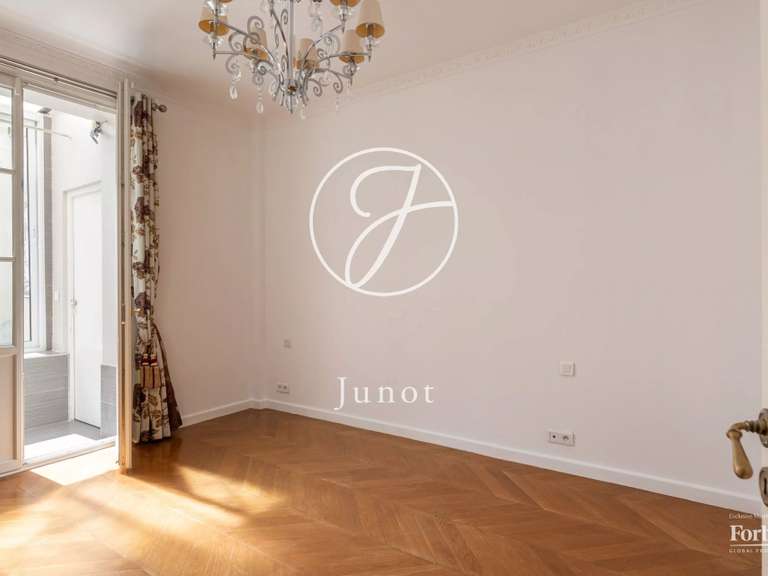 Appartement Paris 10e - 4 chambres - 153m²