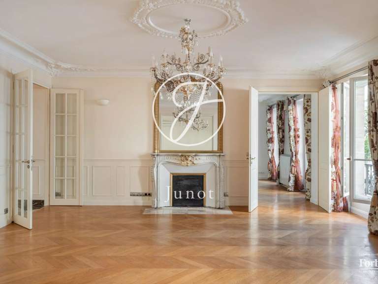 Appartement Paris 10e - 4 chambres - 153m²