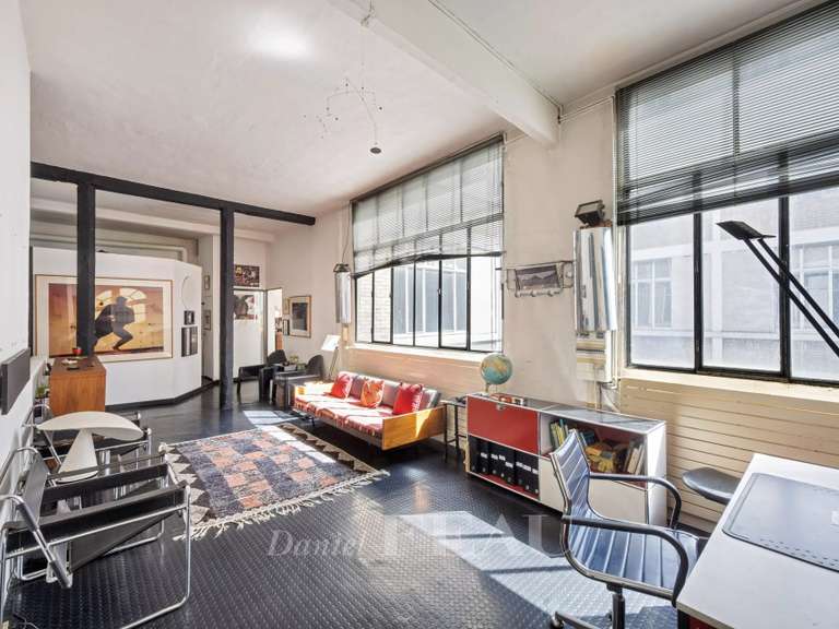 Appartement Paris 10e - 2 chambres - 197m²