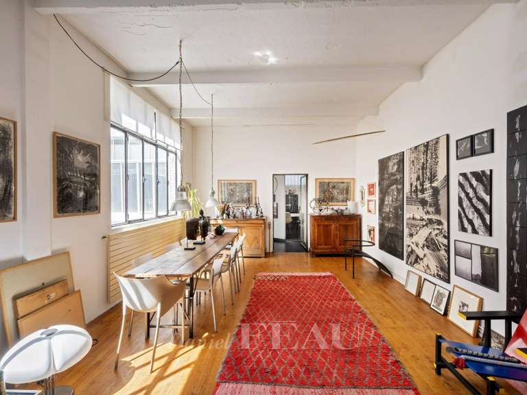Appartement Paris 10e - 2 chambres - 197m²