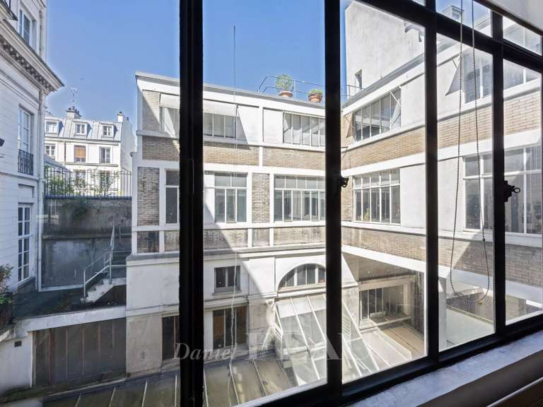 Appartement Paris 10e - 2 chambres - 197m²