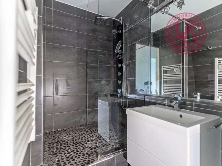 Appartement Paris 10e - 3 chambres - 108m²