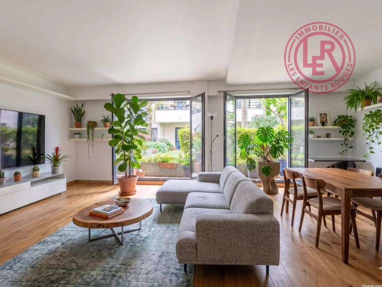Apartment Paris 10e - 3 bedrooms - 108m²