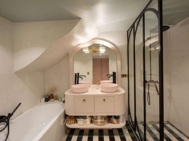 Appartement Paris 10e - 5 chambres - 200m²
