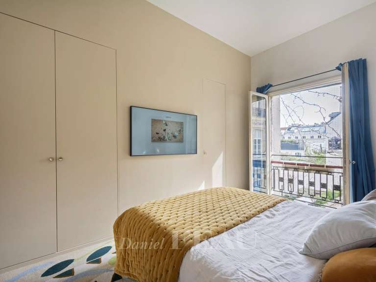 Appartement Paris 10e - 5 chambres - 200m²