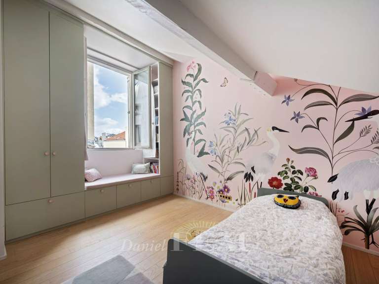 Appartement Paris 10e - 5 chambres - 200m²