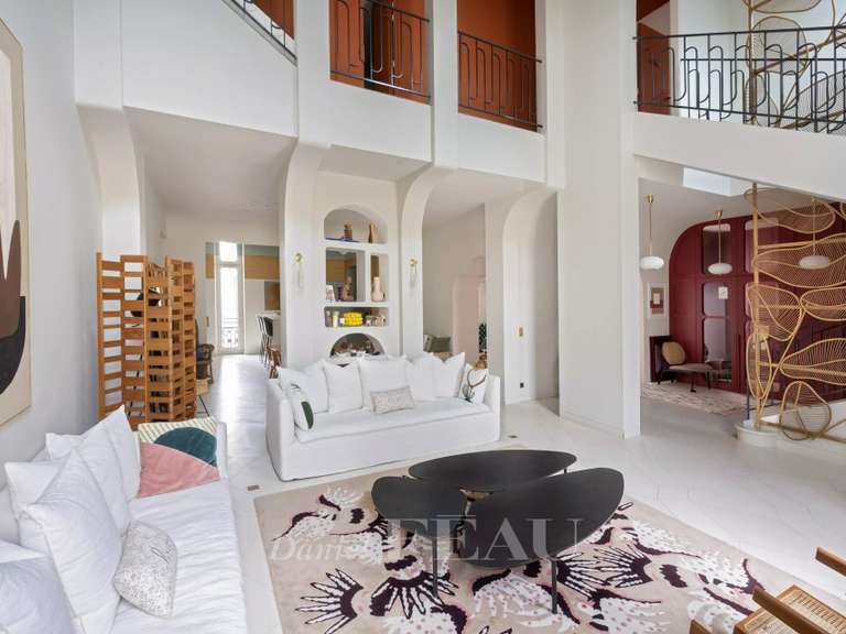 Appartement Paris 10e - 5 chambres - 200m²