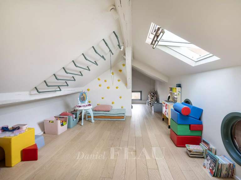 Appartement Paris 10e - 5 chambres - 200m²