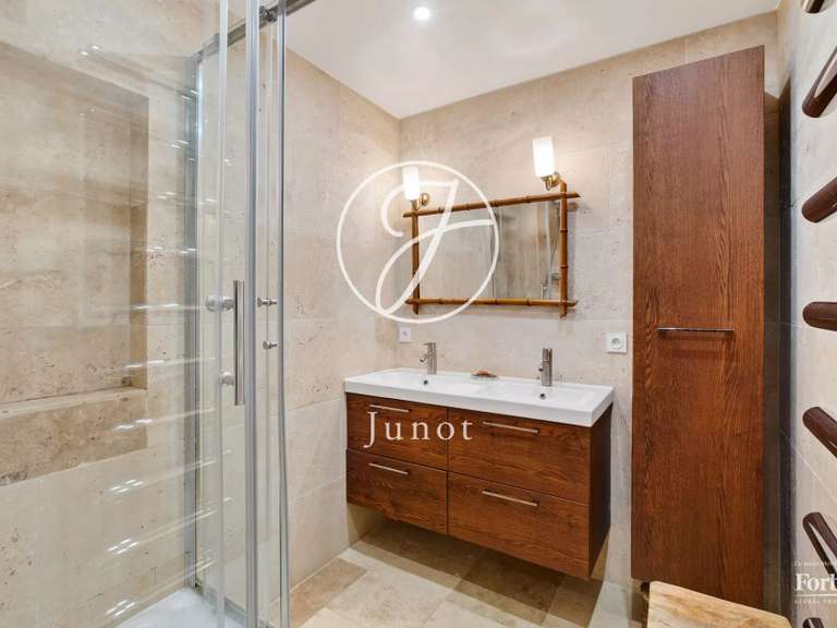 Appartement Paris 10e - 3 chambres - 96m²