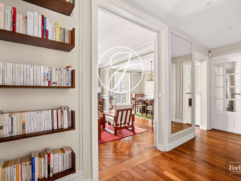 Appartement Paris 10e - 3 chambres - 96m²