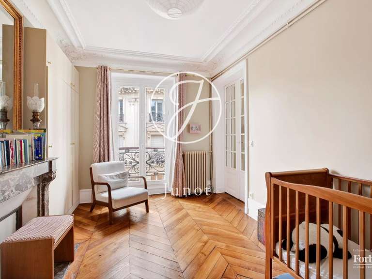 Appartement Paris 10e - 3 chambres - 96m²