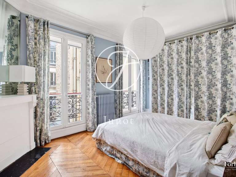 Appartement Paris 10e - 3 chambres - 96m²
