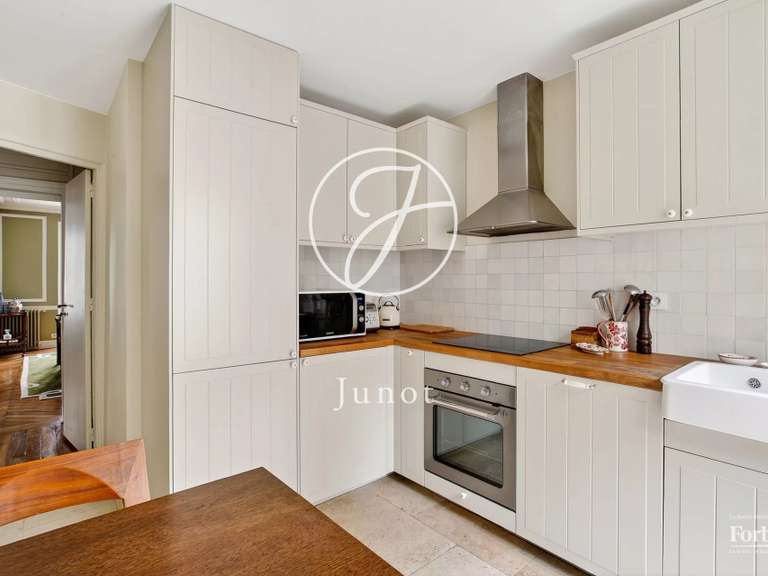 Appartement Paris 10e - 3 chambres - 96m²