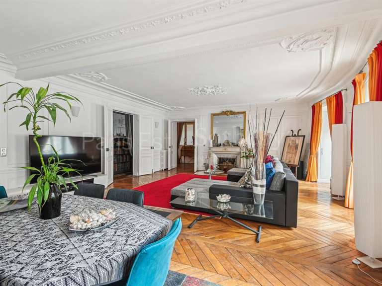 Appartement Paris 10e - 3 chambres - 176m²