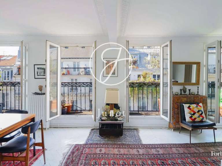 Appartement Paris 10e - 2 chambres - 123m²