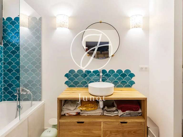 Appartement Paris 10e - 2 chambres - 98m²