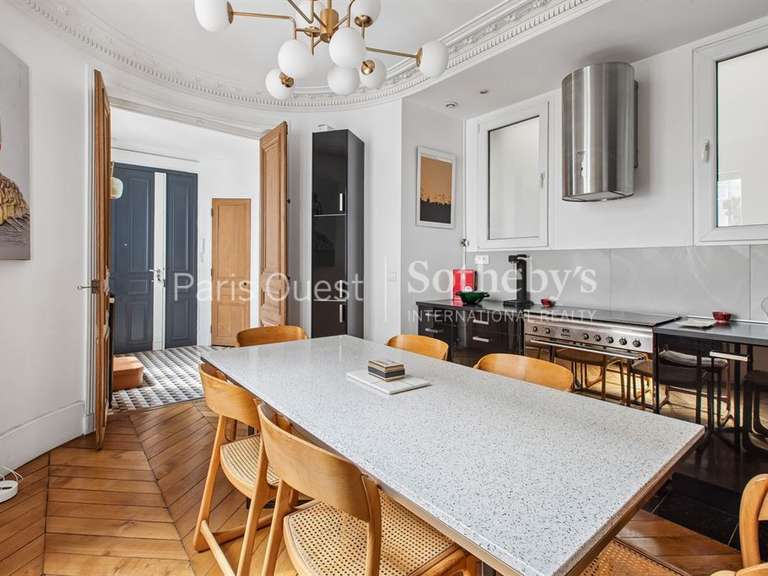 Appartement Paris 10e - 2 chambres - 89m²