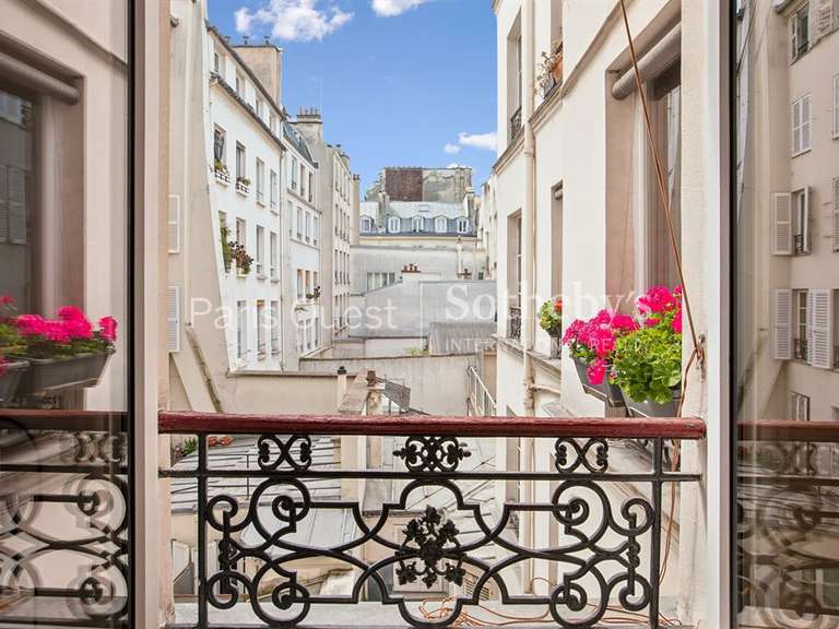 Appartement Paris 10e - 2 chambres - 89m²