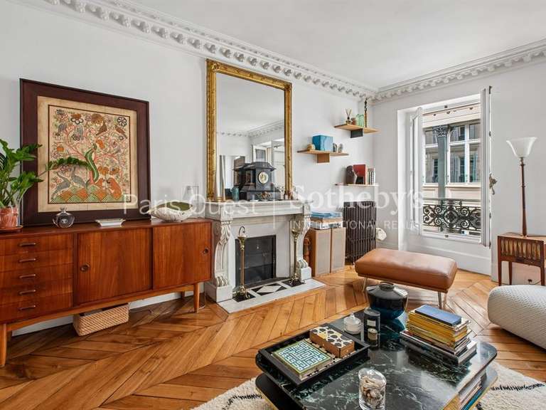 Appartement Paris 10e - 2 chambres - 89m²