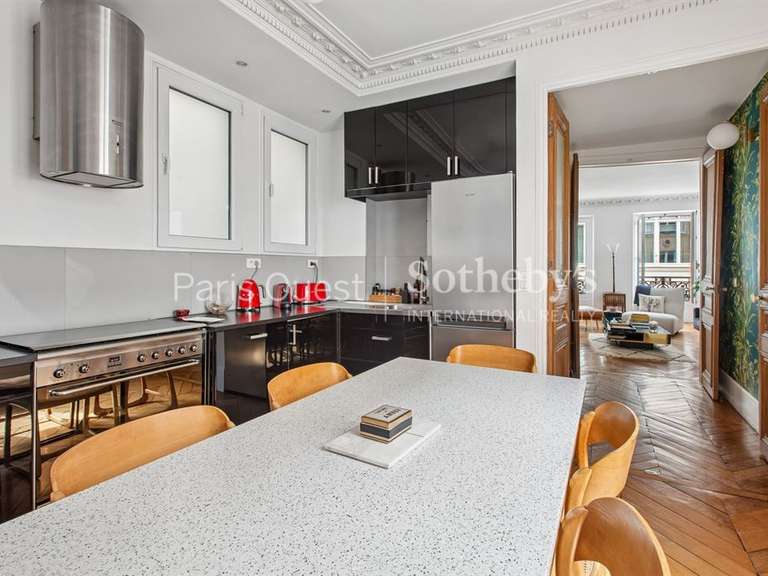 Appartement Paris 10e - 2 chambres - 89m²