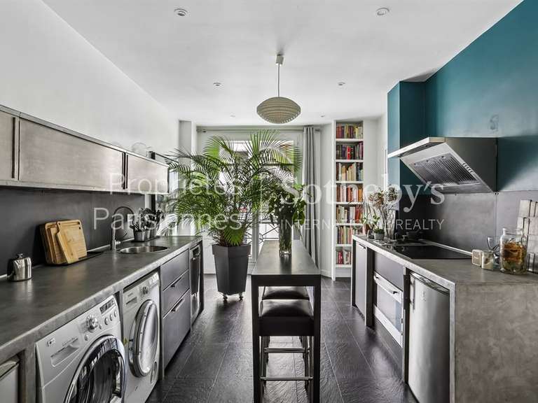 Appartement Paris 10e - 2 chambres - 110m²