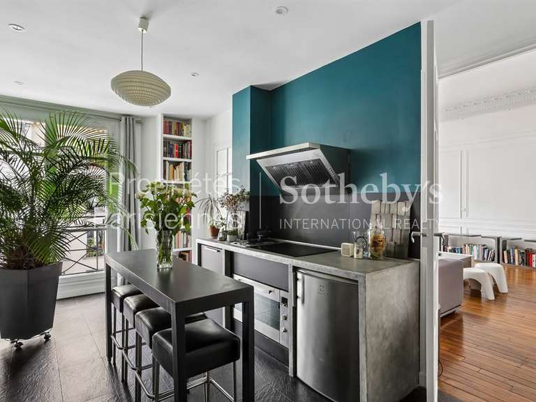 Appartement Paris 10e - 2 chambres - 110m²
