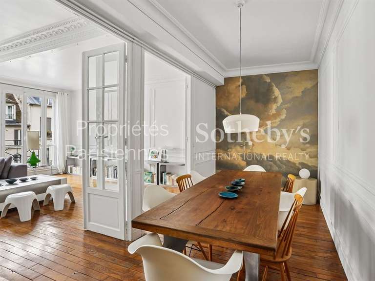Appartement Paris 10e - 2 chambres - 110m²