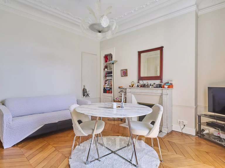 Appartement Paris 10e - 2 chambres - 67m²