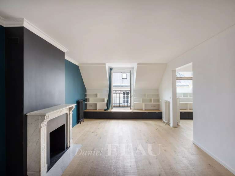 Appartement Paris 10e - 4 chambres - 108m²