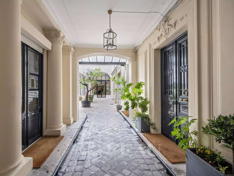 Appartement Paris 10e - 4 chambres - 108m²