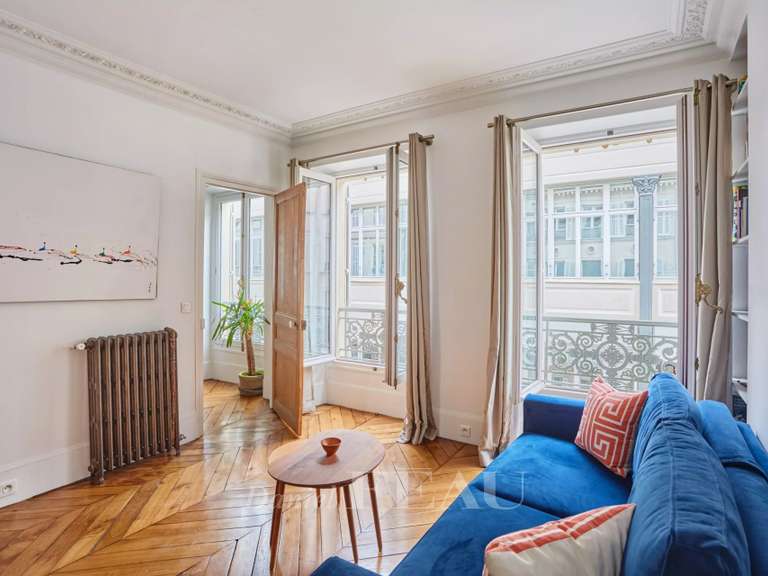 Appartement Paris 10e - 2 chambres - 89m²