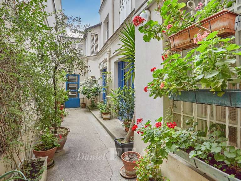 Appartement Paris 10e - 2 chambres - 89m²