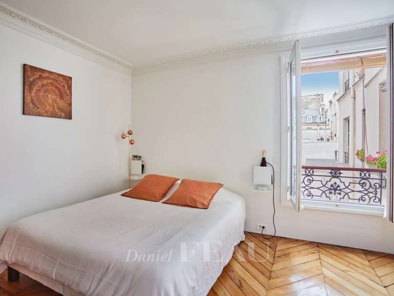 Appartement Paris 10e - 2 chambres - 89m²