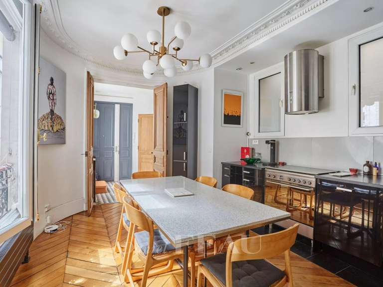 Appartement Paris 10e - 2 chambres - 89m²