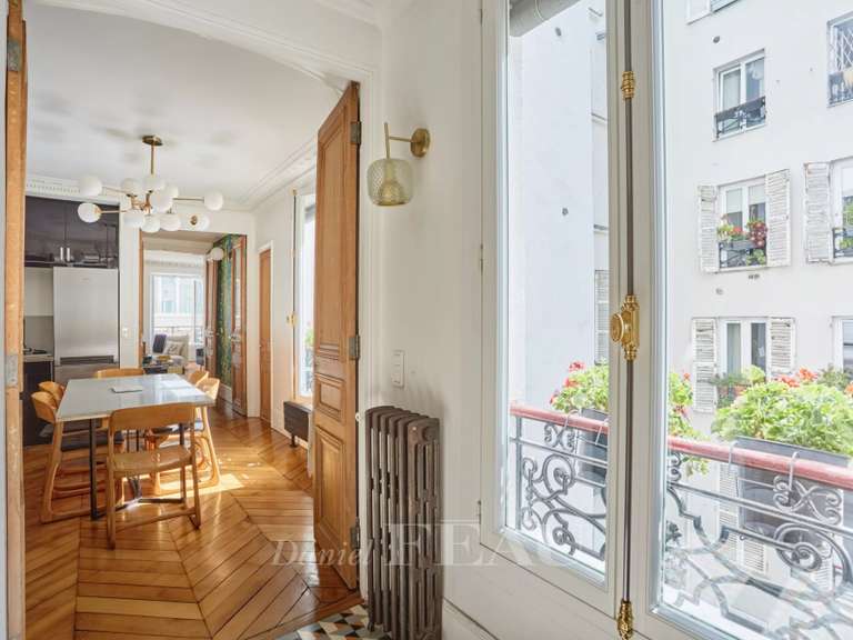 Appartement Paris 10e - 2 chambres - 89m²