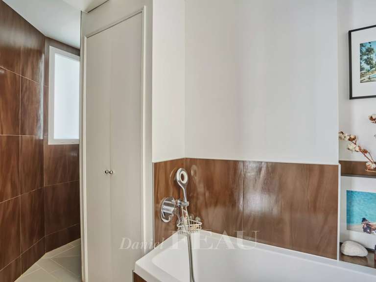 Appartement Paris 10e - 2 chambres - 89m²
