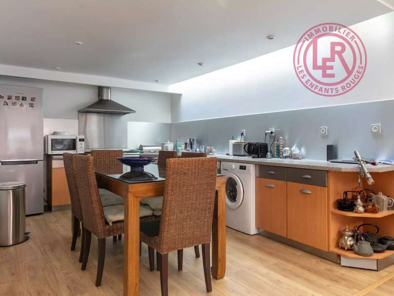 Appartement Paris 10e - 2 chambres - 134m²