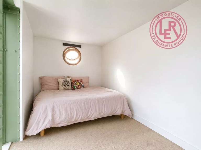 Appartement Paris 10e - 2 chambres - 134m²