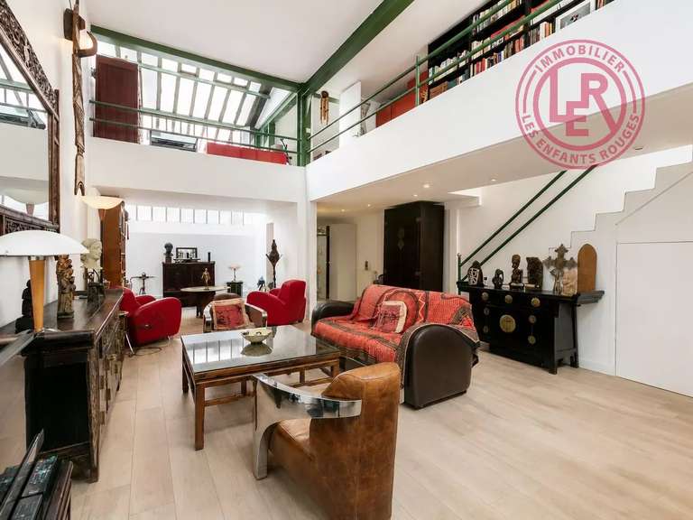 Appartement Paris 10e - 2 chambres - 134m²