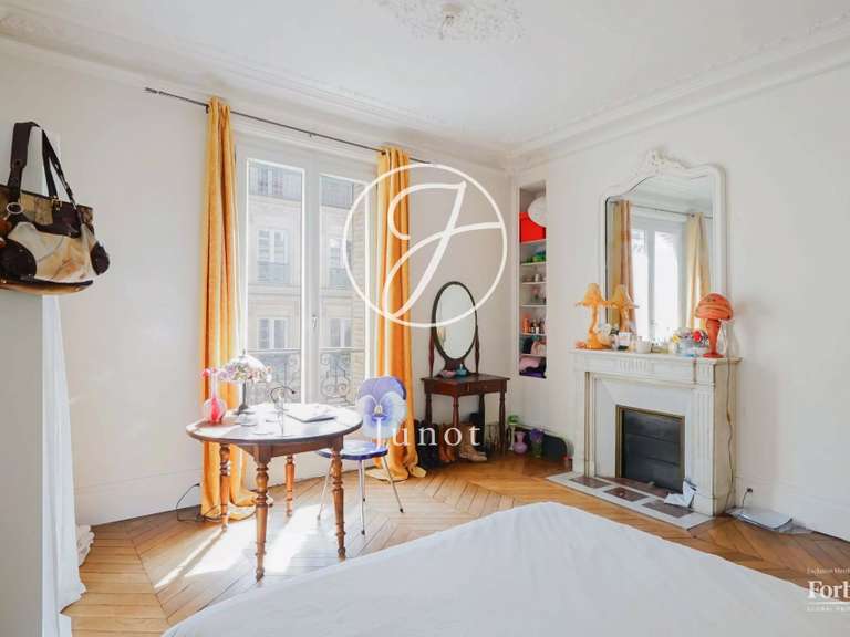Appartement Paris 10e - 4 chambres - 138m²