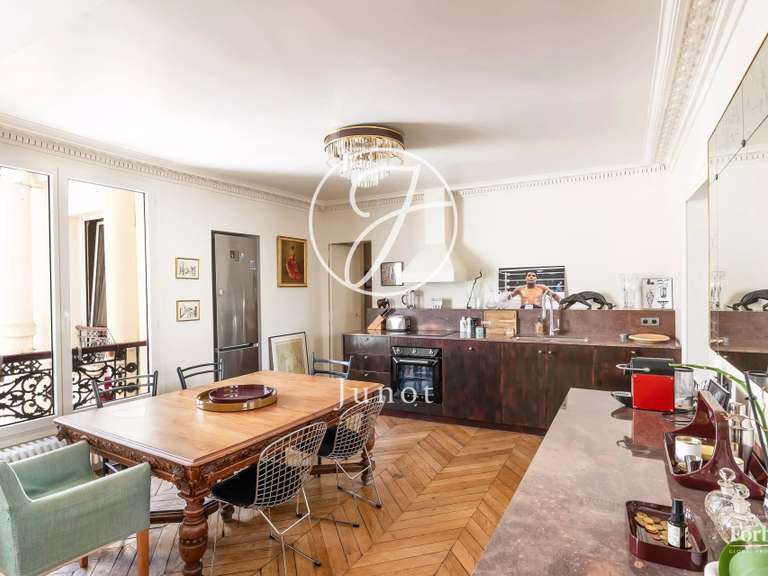 Appartement Paris 10e - 3 chambres - 116m²