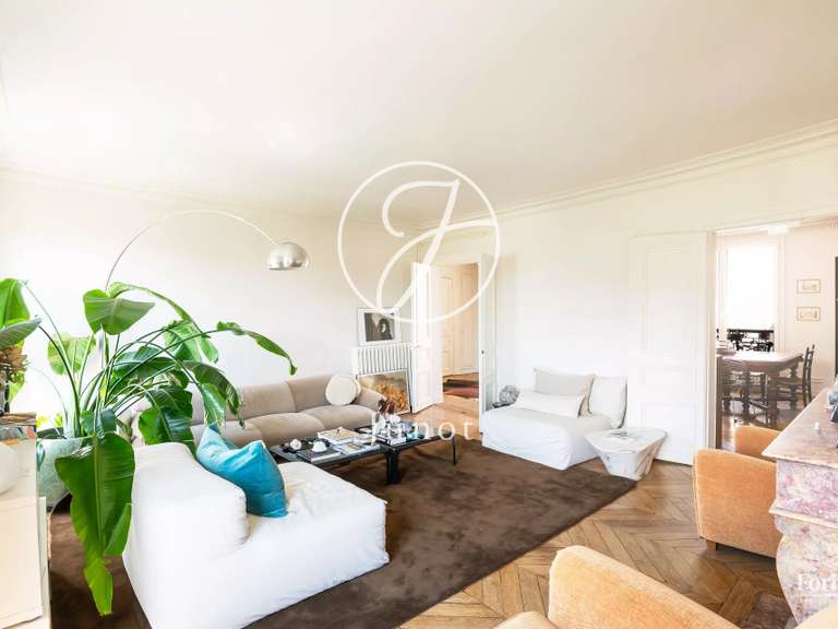 Appartement Paris 10e - 3 chambres - 116m²