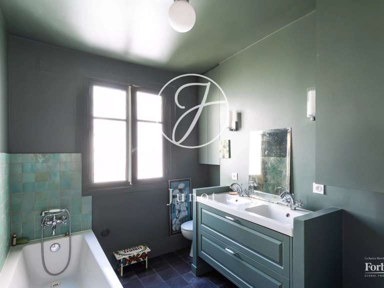 Appartement Paris 10e - 3 chambres - 116m²