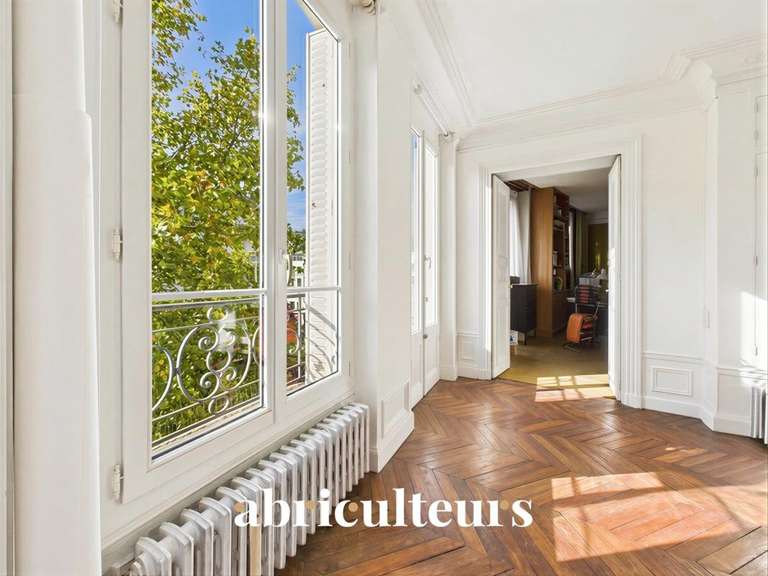 Appartement Paris 10e - 3 chambres - 130m²