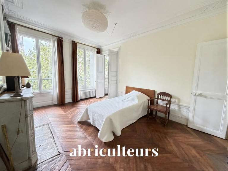 Appartement Paris 10e - 3 chambres - 130m²