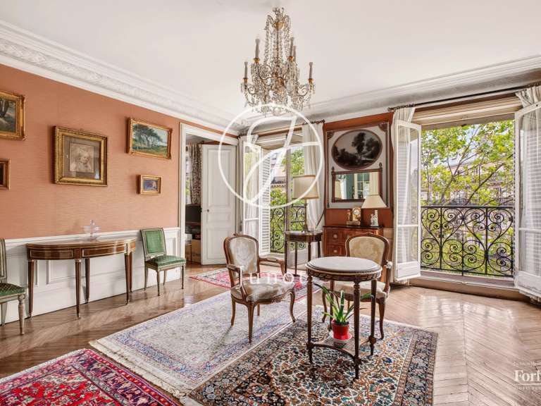 Appartement Paris 10e - 2 chambres - 115m²
