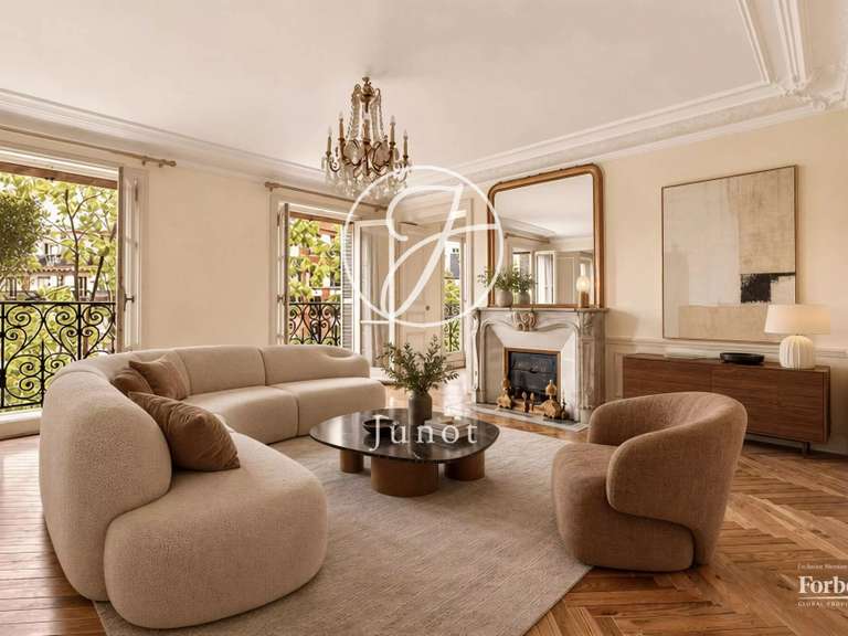 Appartement Paris 10e - 2 chambres - 115m²