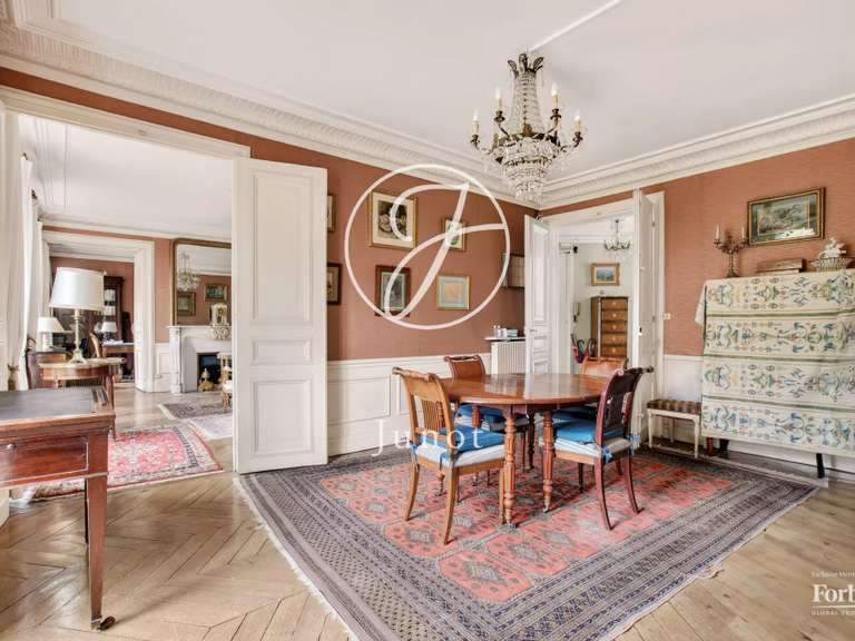 Appartement Paris 10e - 2 chambres - 115m²