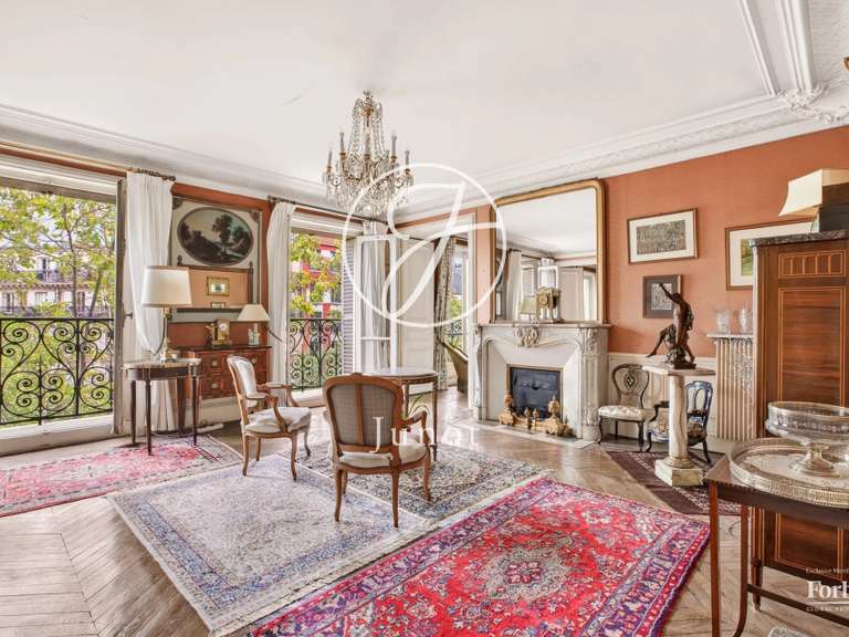 Appartement Paris 10e - 2 chambres - 115m²