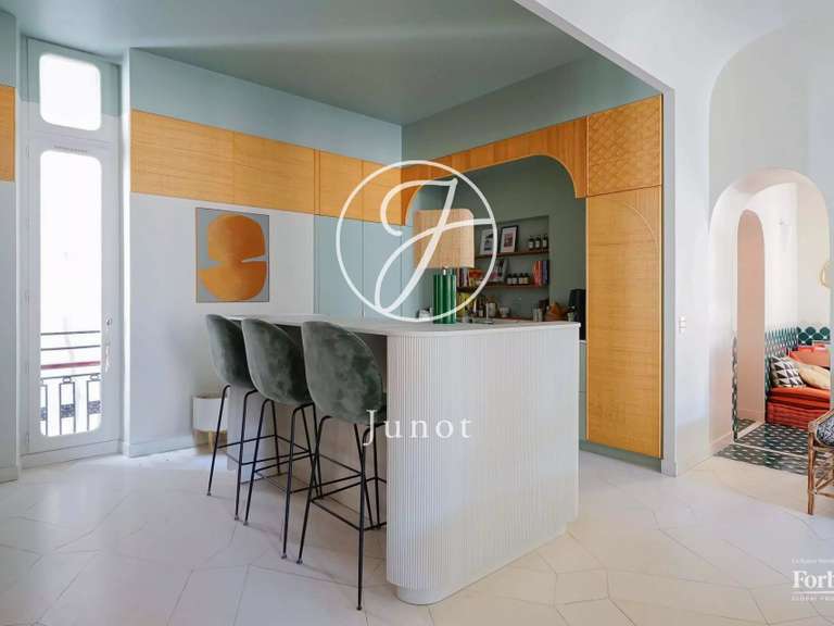 Apartment Paris 10e - 5 bedrooms - 229m²